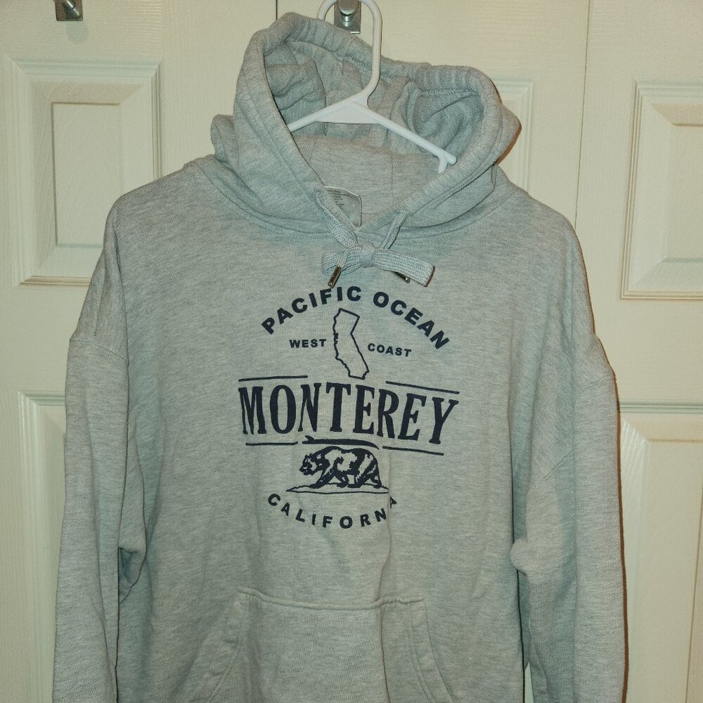 Pre-owned men's XL gray "Pacific Ocean West Coast Monterey California" hoodie